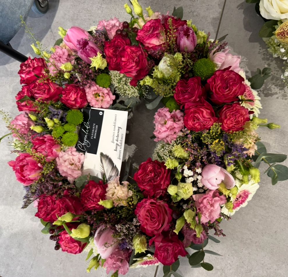 Montage fleurs couleur rouge